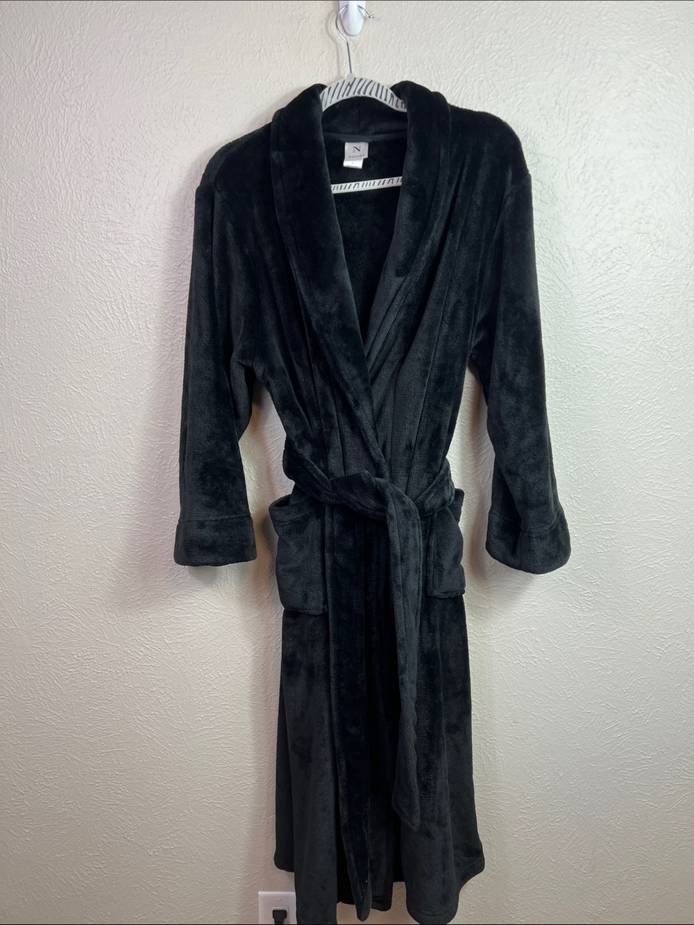 Natori Black Velour Plush Wrap Long Robe XL